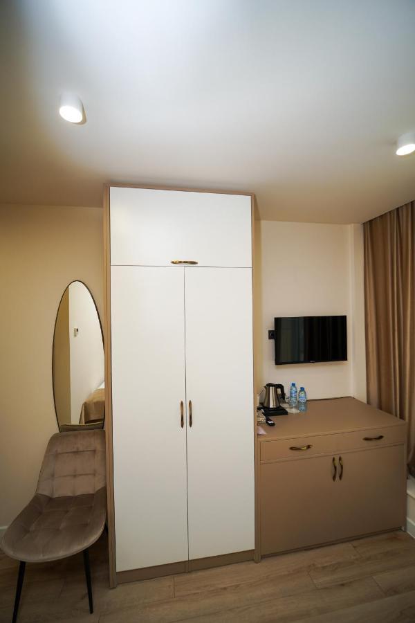 B&M Hotel エレバン エクステリア 写真